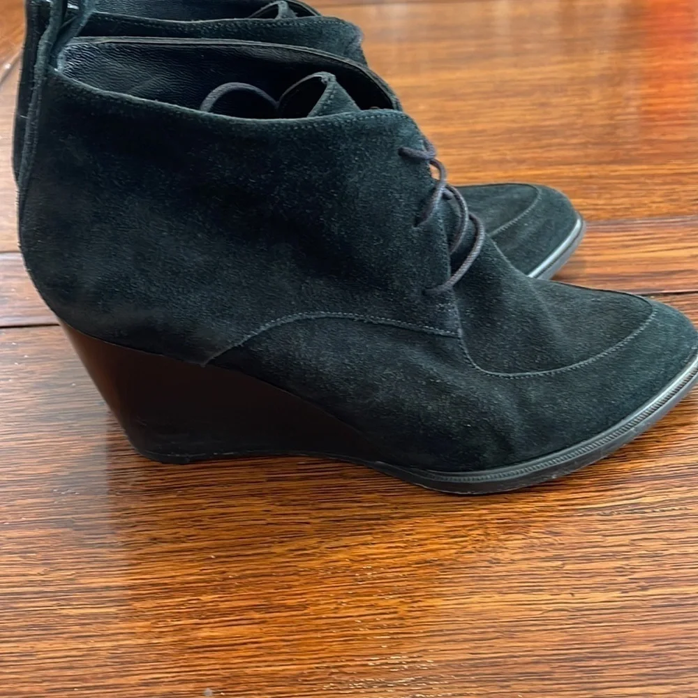 Robert Clergerie Black Suede Wedge Lace Up Pointy Toe Bootie 37.5 / 7.5.